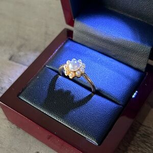 Gold Floral Halo Pearl Ring Fashion Box not Included
